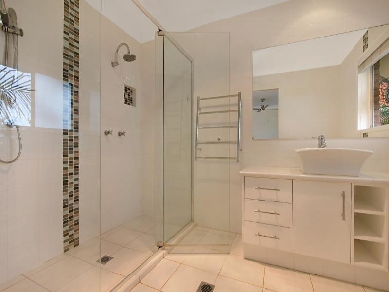 136 Simpsons Road, Currumbin Waters QLD 4223