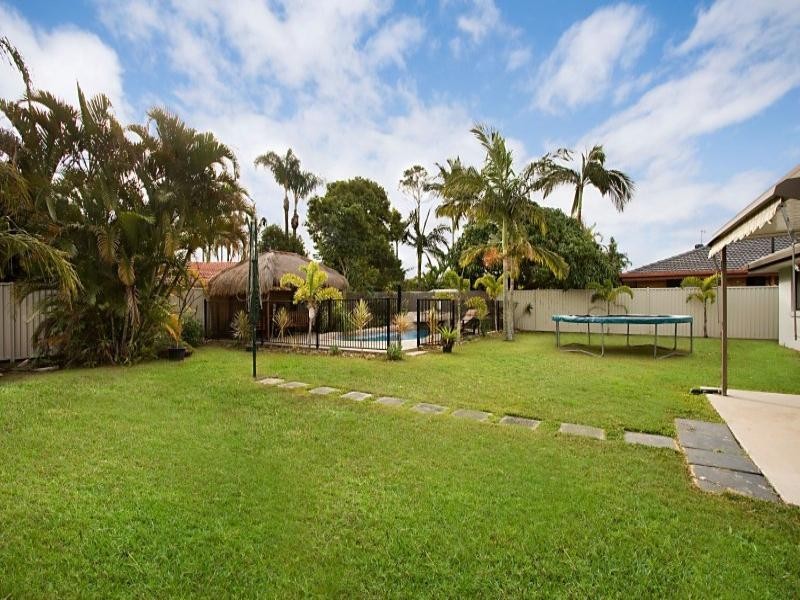 102 Tahiti Avenue, Palm Beach QLD 4221
