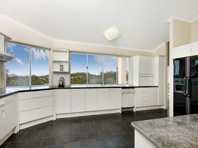 15-17 Buckingham Way, Elanora QLD 4221