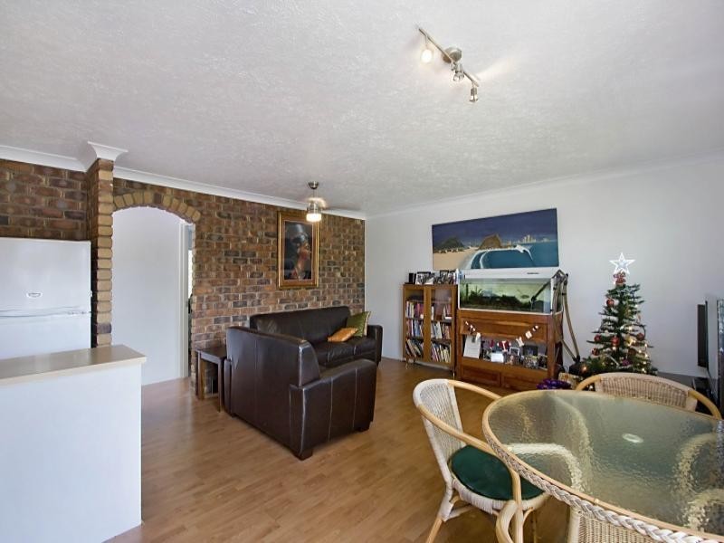 5/4 Rolan Court, Palm Beach QLD 4221