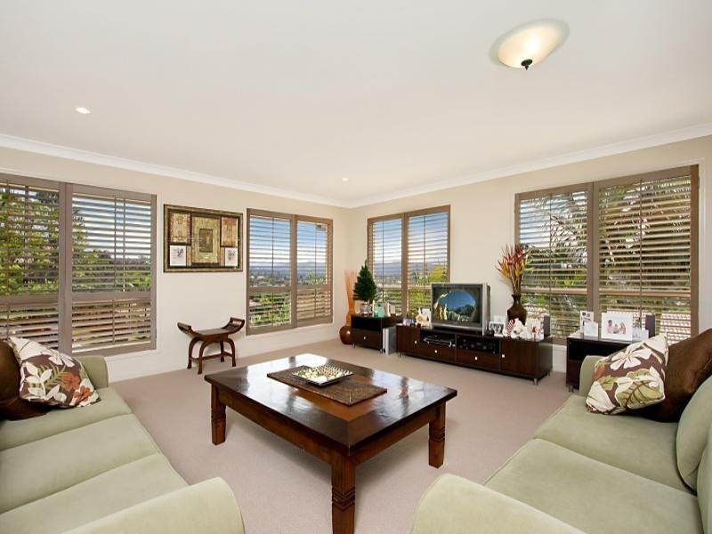 10 Bunbury Court, Elanora QLD 4221