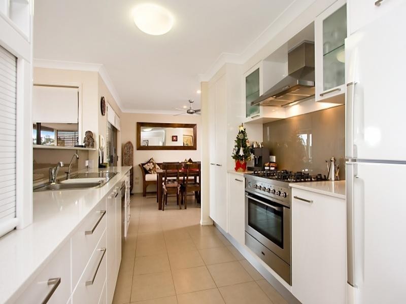 10 Bunbury Court, Elanora QLD 4221