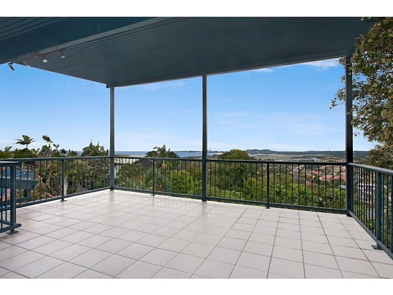 15 Bob Barnard Drive, Tugun QLD 4224
