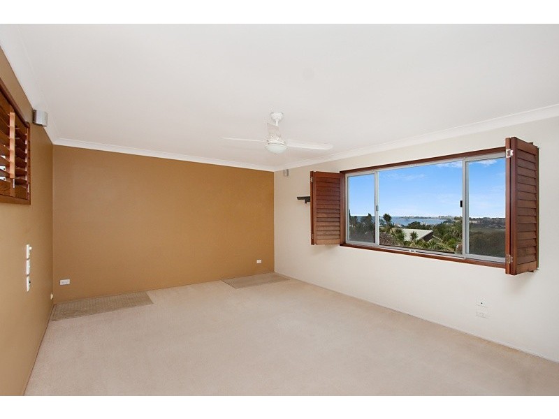 15 Bob Barnard Drive, Tugun QLD 4224