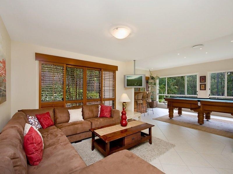 4 Buckingham Way, Elanora QLD 4221