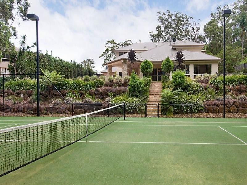 4 Buckingham Way, Elanora QLD 4221