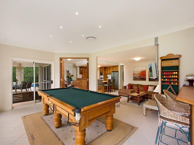 4 Buckingham Way, Elanora QLD 4221