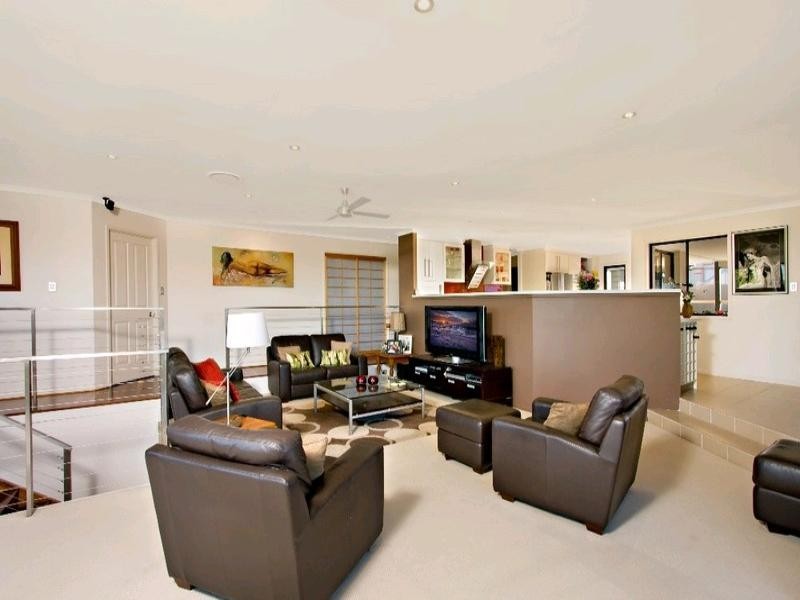 31 Jarrahdale Drive, Elanora QLD 4221