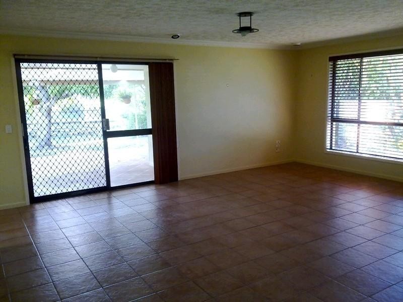 86 Tallebudgera Drive, Palm Beach QLD 4221