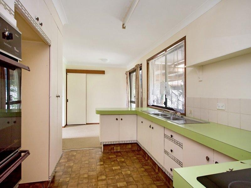 72 Japonica Drive, Palm Beach QLD 4221