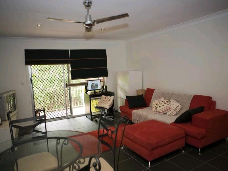 5/6 Mawarra Street, Palm Beach QLD 4221