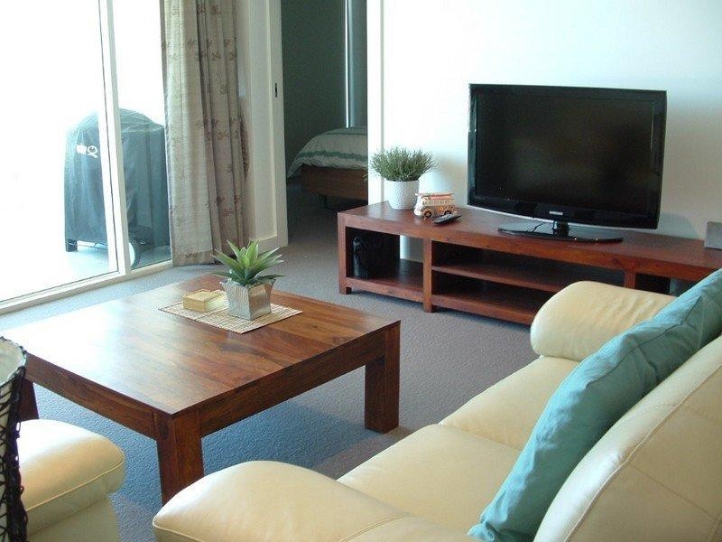 702/2 Creek Street, Kirra QLD 4225