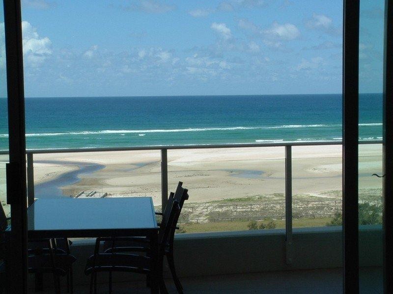 702/2 Creek Street, Kirra QLD 4225