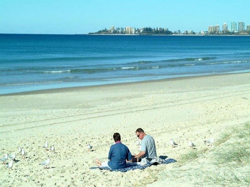 702/2 Creek Street, Kirra QLD 4225