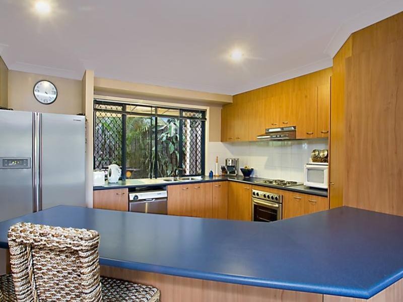 9/2 Karri Court, Burleigh Heads QLD 4220