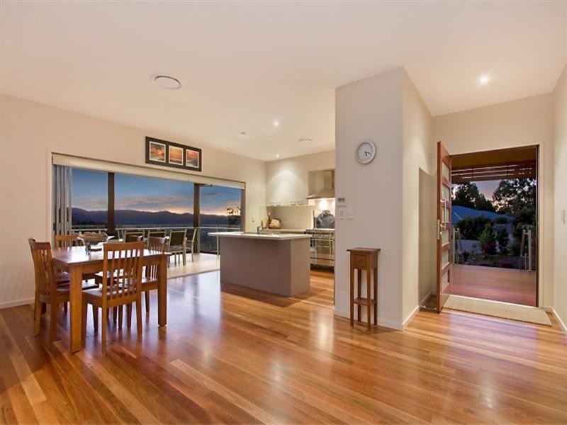 2 Gracilis Court, Elanora QLD 4221