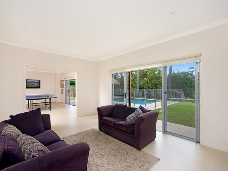 2 Gracilis Court, Elanora QLD 4221