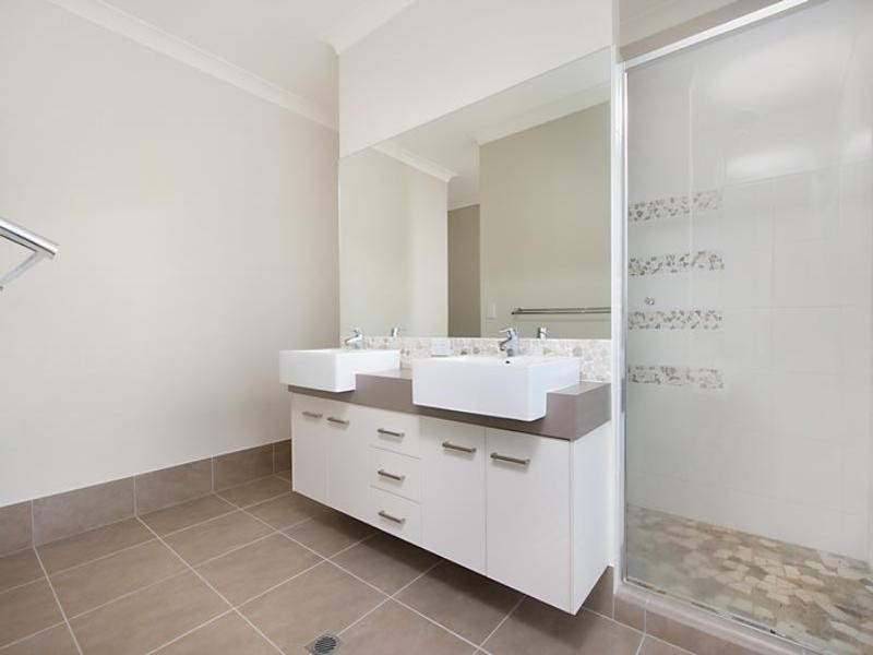 2 Gracilis Court, Elanora QLD 4221