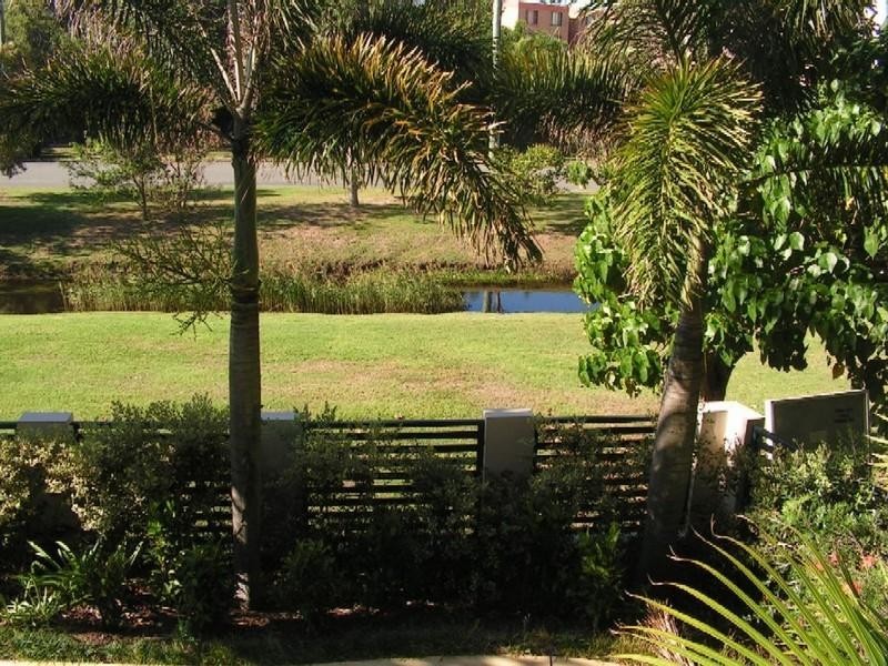 2/13 South Street, Kirra QLD 4225