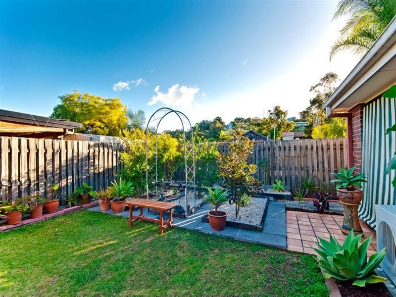 23 Oasis Crescent, Elanora QLD 4221