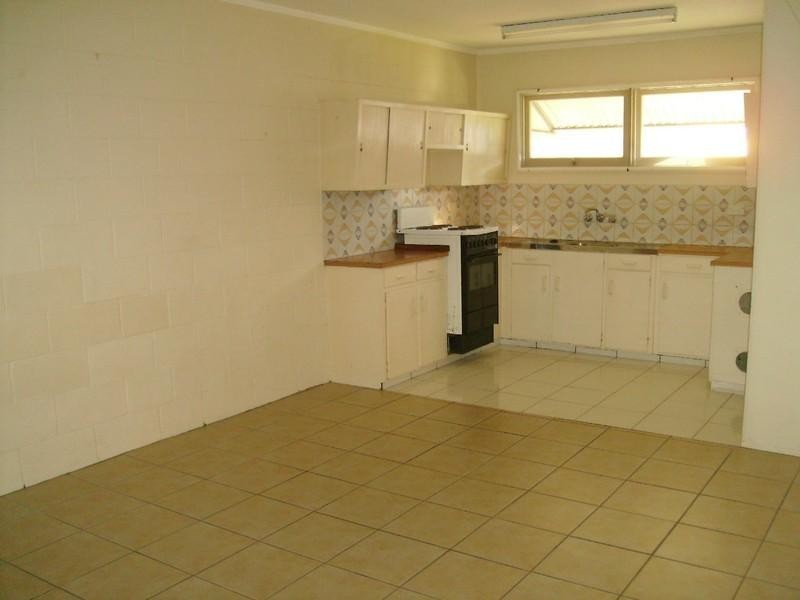 2/9 Thirteenth Avenue, Palm Beach QLD 4221