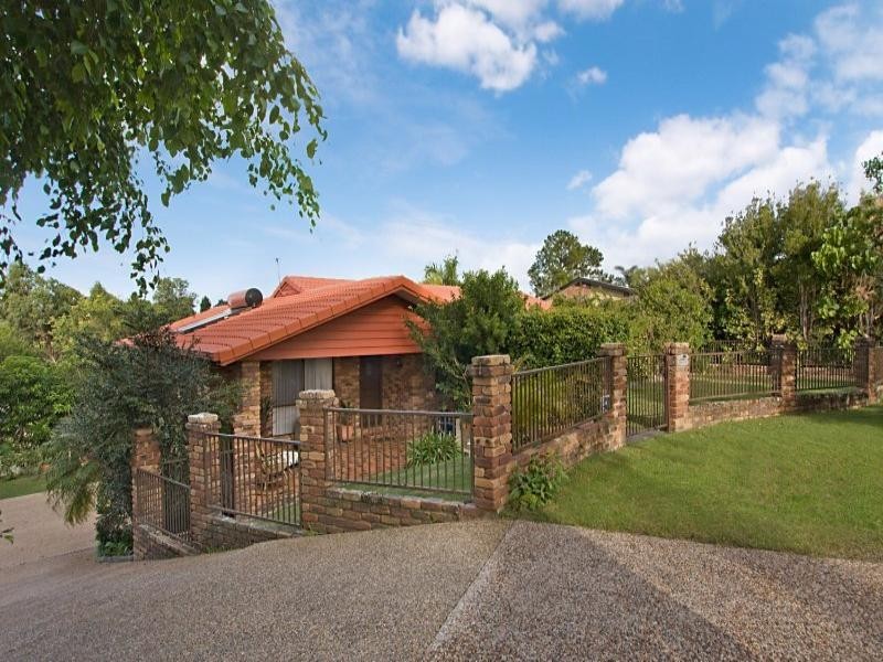 25 Crest Drive, Elanora QLD 4221