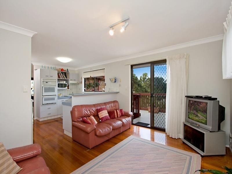 25 Crest Drive, Elanora QLD 4221