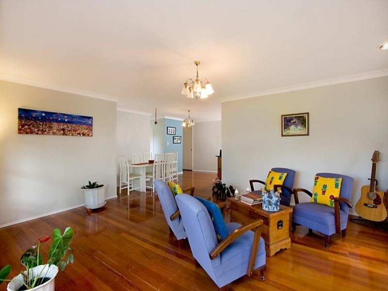 25 Crest Drive, Elanora QLD 4221