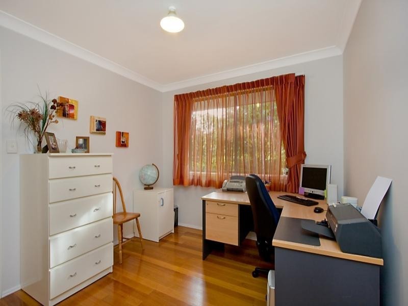 25 Crest Drive, Elanora QLD 4221