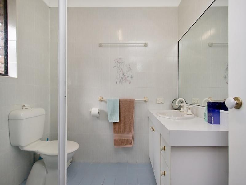 25 Crest Drive, Elanora QLD 4221