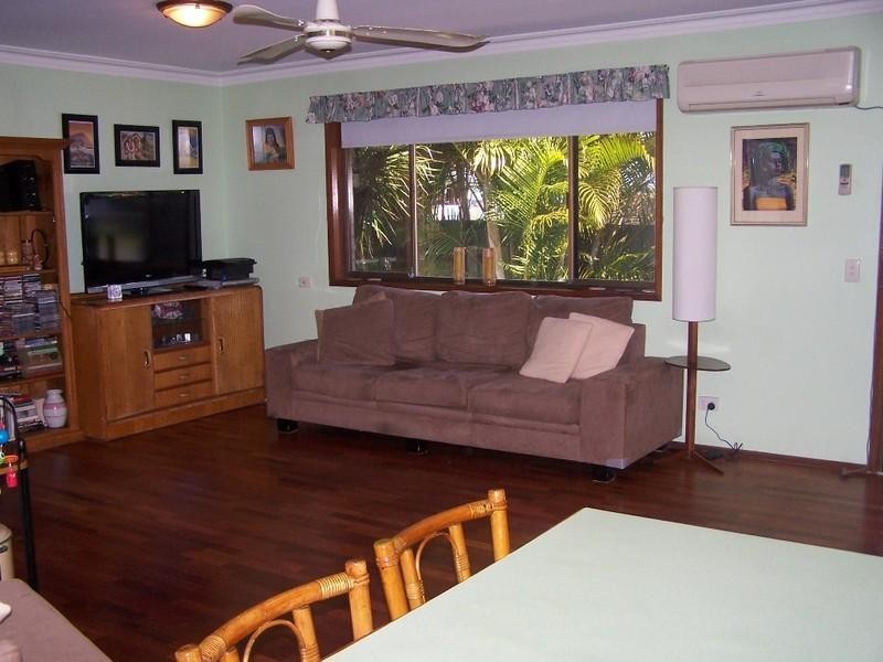 2/46 Mitchell Avenue, Currumbin QLD 4223