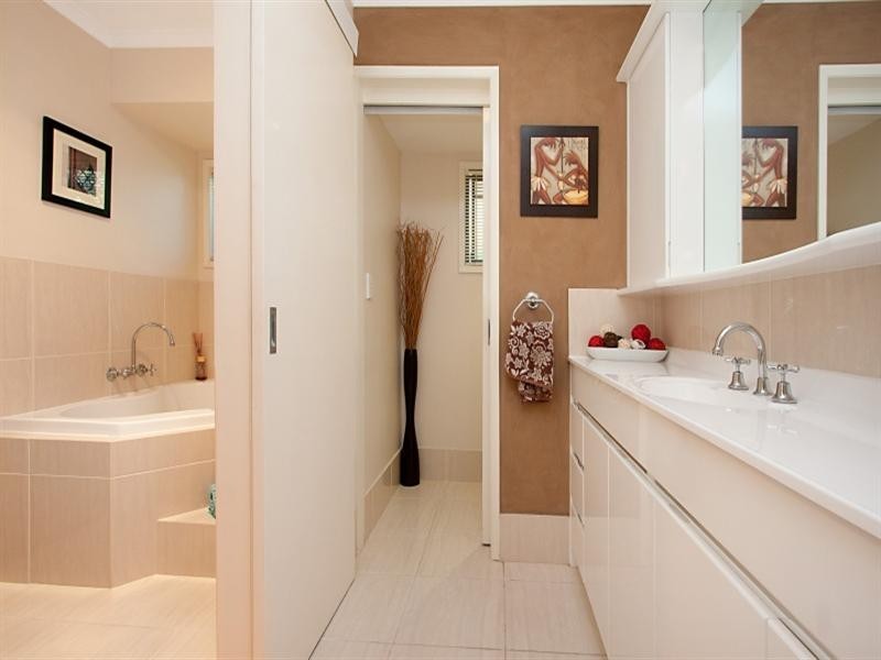 81 Ware Drive, Currumbin Waters QLD 4223