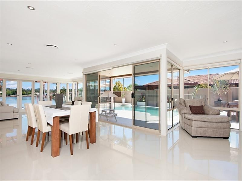 11 Ironbark Street, Elanora QLD 4221