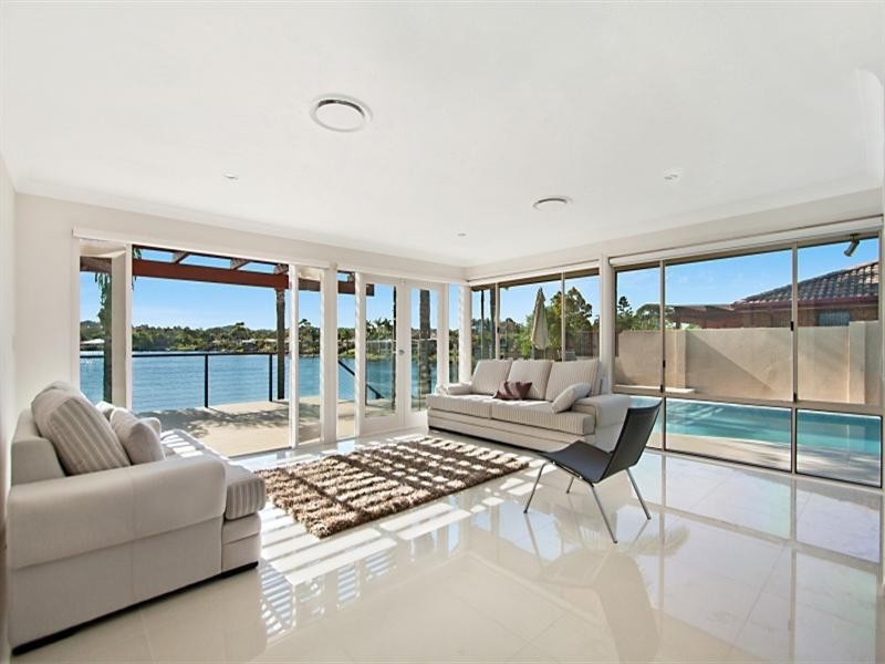 11 Ironbark Street, Elanora QLD 4221