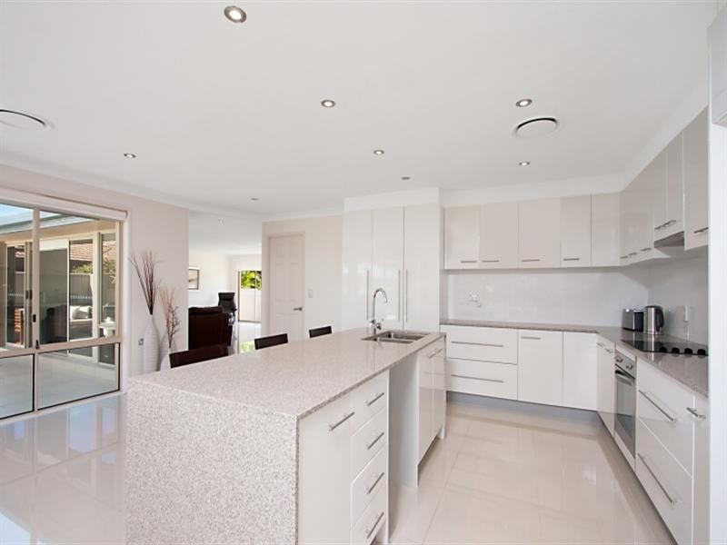 11 Ironbark Street, Elanora QLD 4221