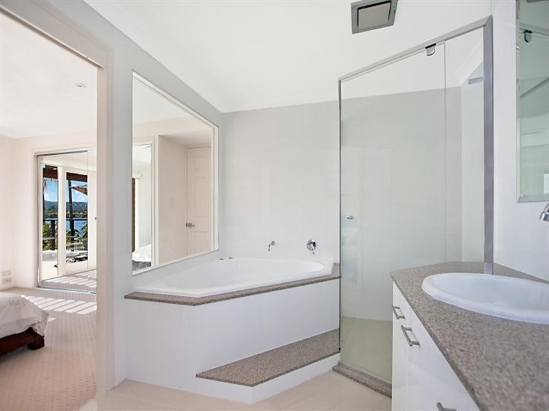 11 Ironbark Street, Elanora QLD 4221