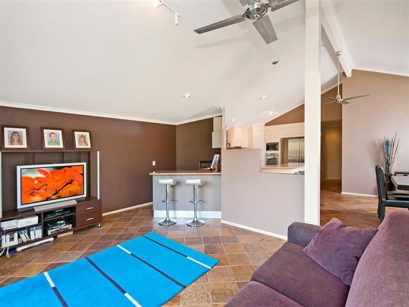 10 Blackbean Court, Elanora QLD 4221