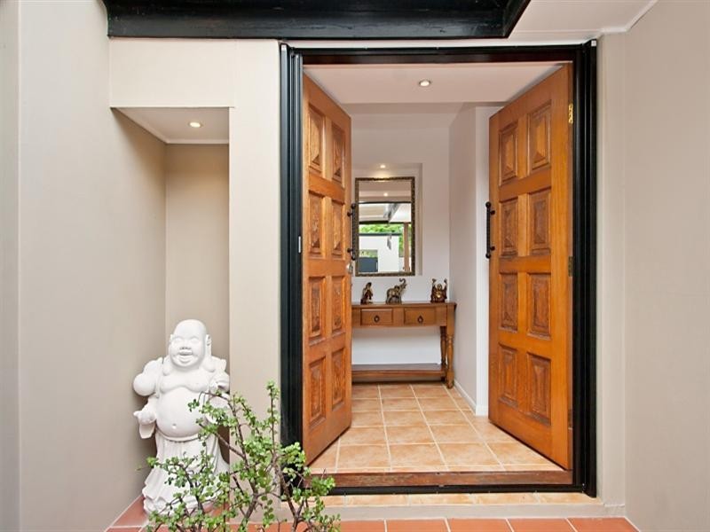 27 Melaleuca Drive, Palm Beach QLD 4221