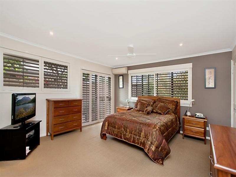 27 Melaleuca Drive, Palm Beach QLD 4221