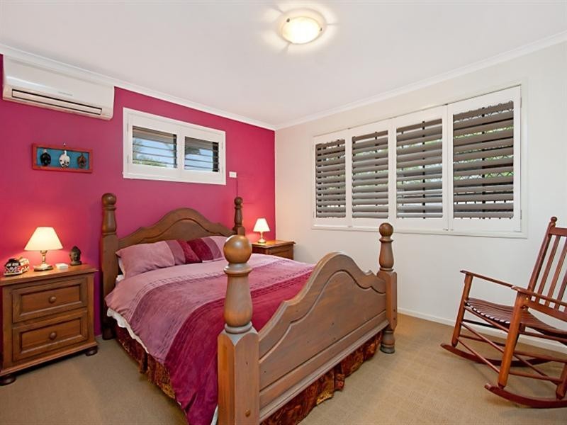 27 Melaleuca Drive, Palm Beach QLD 4221