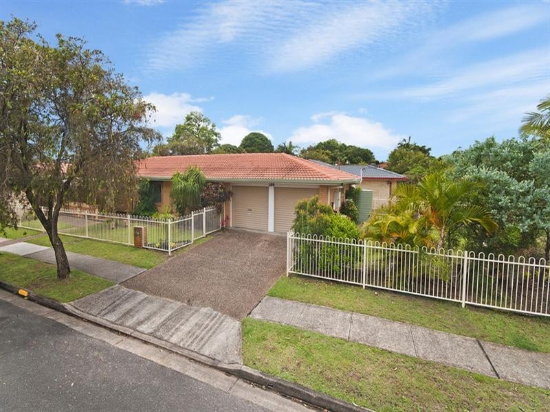 37 Tatha Avenue, Palm Beach QLD 4221