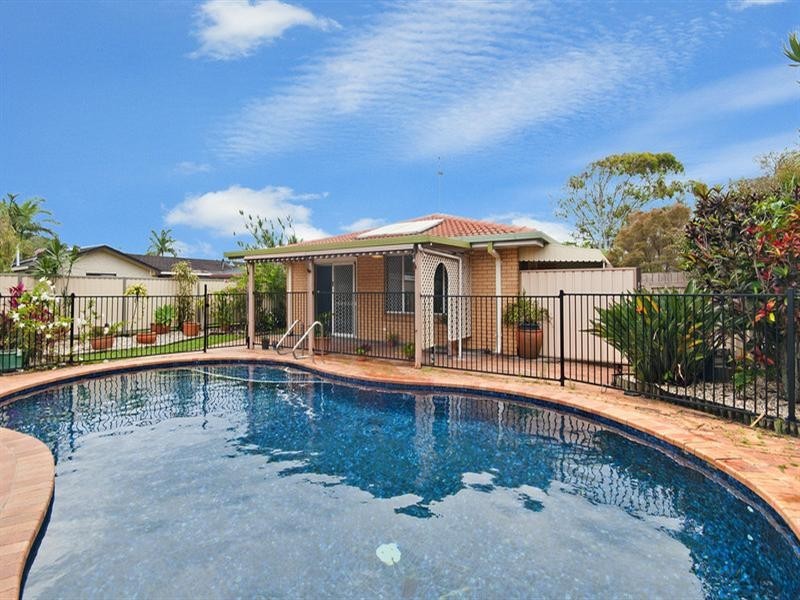 37 Tatha Avenue, Palm Beach QLD 4221