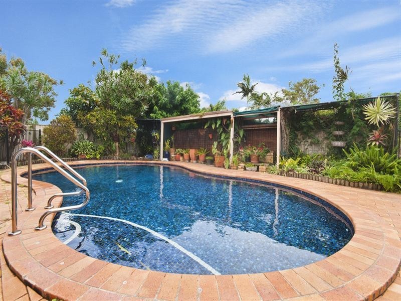 37 Tatha Avenue, Palm Beach QLD 4221