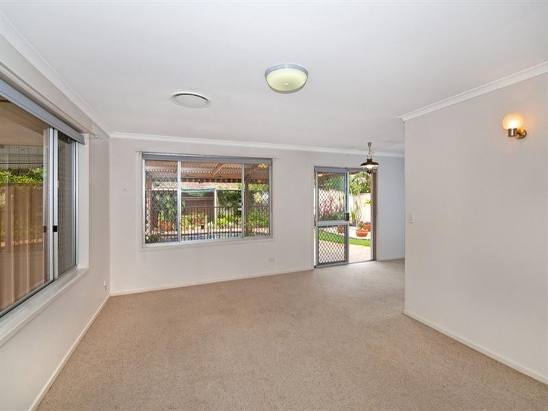 37 Tatha Avenue, Palm Beach QLD 4221