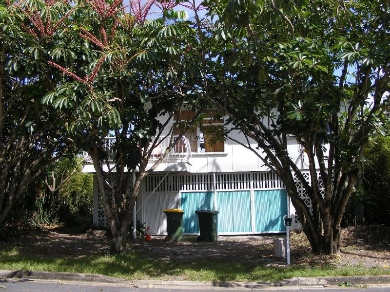 6 Bielby Street, Tugun QLD 4224