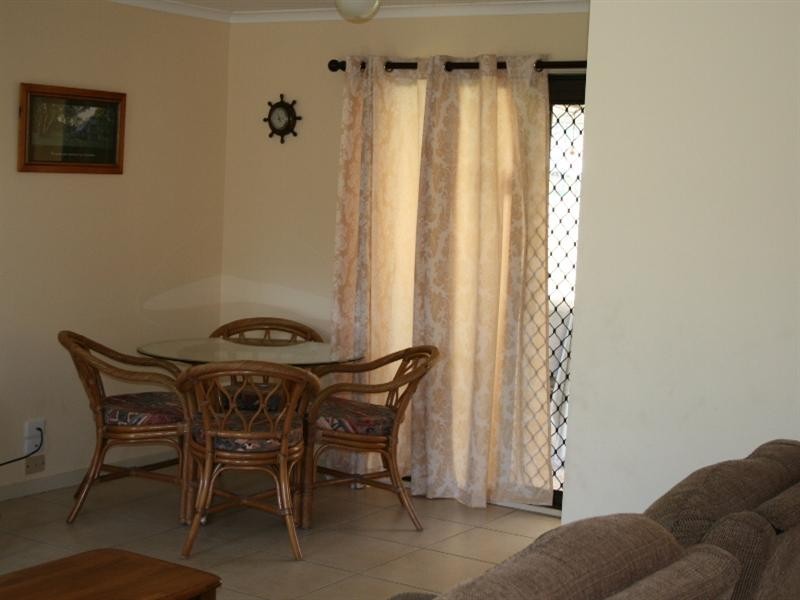 4 Clives Circuit, Currumbin Waters QLD 4223