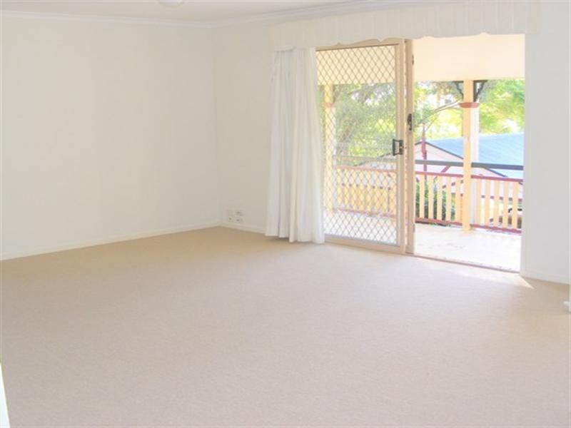 33 Balsa Street, Elanora QLD 4221