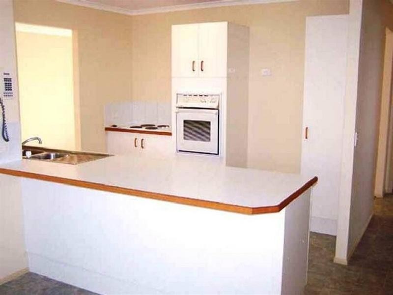 2 Daphne Court, Elanora QLD 4221