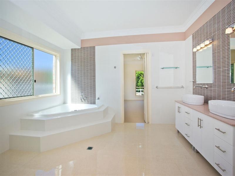 45 Dungogie Drive, Tallebudgera QLD 4228