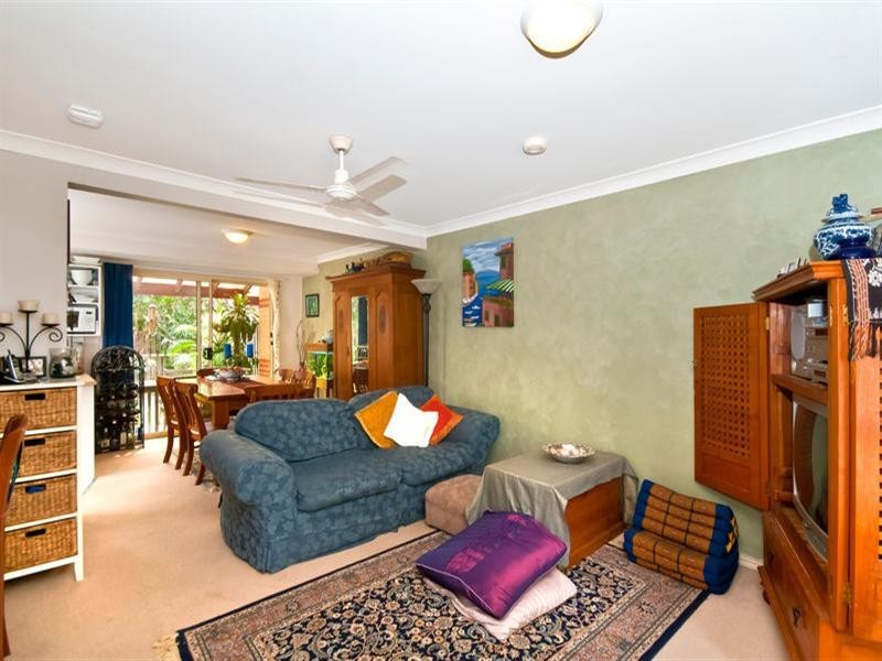 2/9 Kingia Court, Burleigh Heads QLD 4220